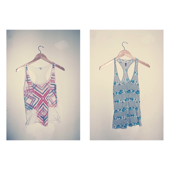 B U N D L E ✨ 2 tanks from xxi & Pacsun