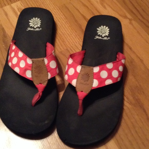 Yellow box flip-flops bundle!!