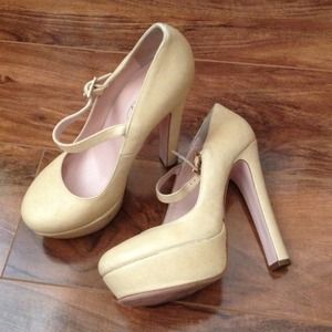 Valentino Shoes - RED Valentino yellow pump Valentino Shoes - RED Valentino yellow pump