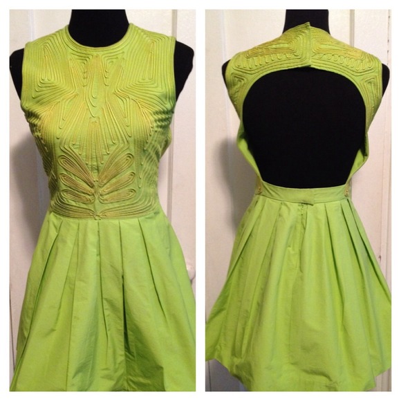 Dresses & Skirts - *FLASH SALE* Green backless dress, size 6