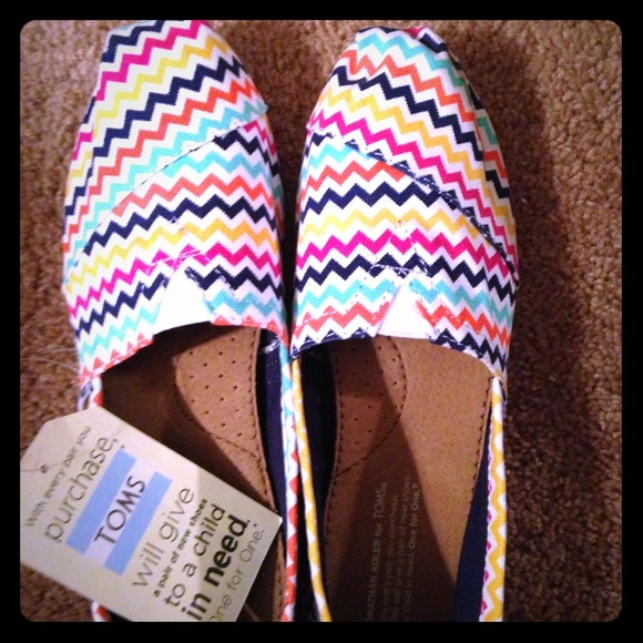 Sharing Jonathan Adler TOMS!!!