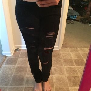 Ripped black jeans 💕