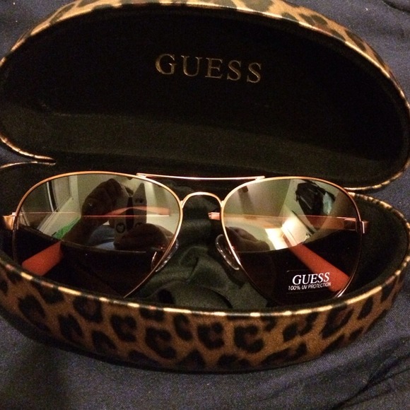 Guess aviator sunglasses
