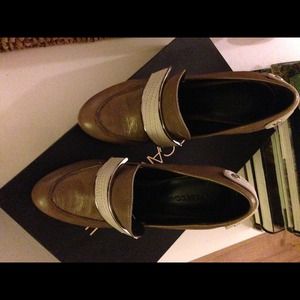 Rebecca Minkoff size 5 worn once in box