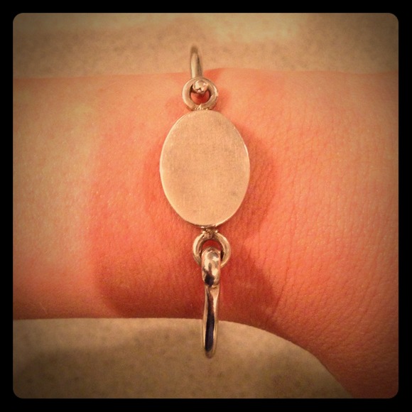 STERLING SILVER BRACELET WITH FRONT CLOSING HOOK
