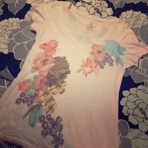 💥REDUCED💥 American Eagle Floral V-neck T-Shirt