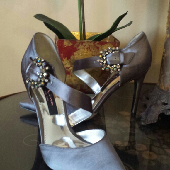 Satin pumps by Nina New York