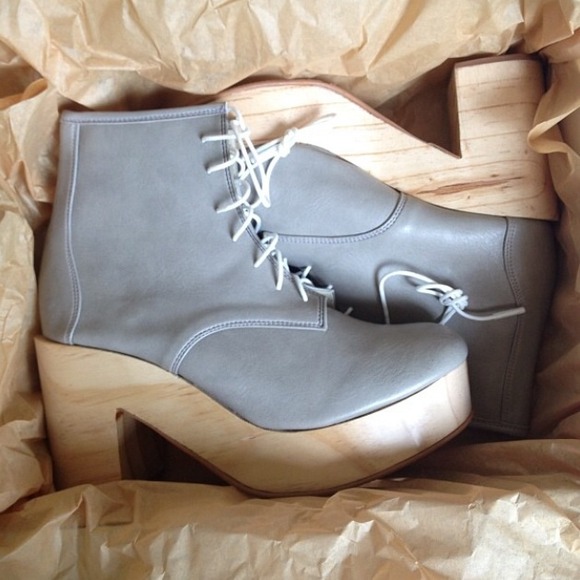 Deandri Grey Gertie
