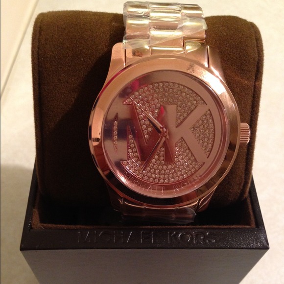🚫SOLD🚫Women's Runway RoseGold Watch - Picture 2 of 4