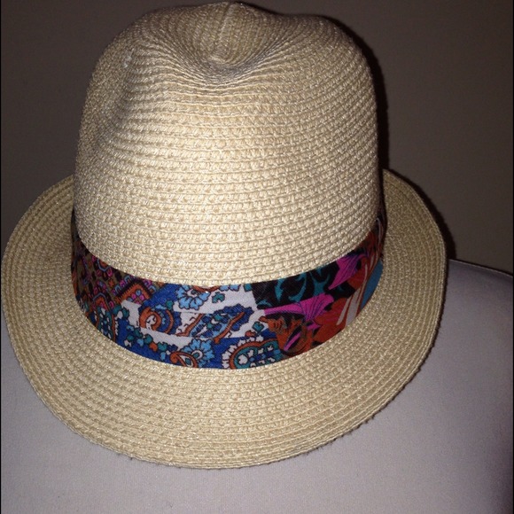 Floral fedora!