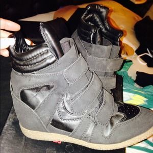 Black wedge heel sneakers