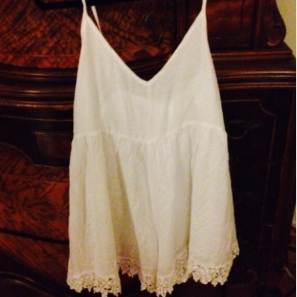 ⬇️REDUCED⬇️ Crochet Trim Romper (White)