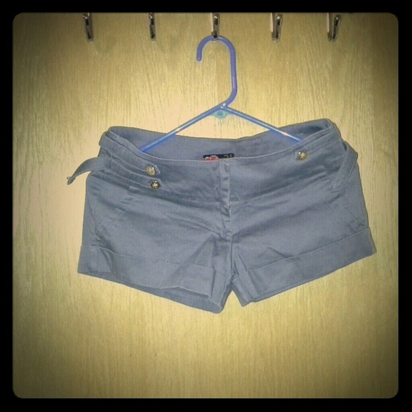 Grey shorts