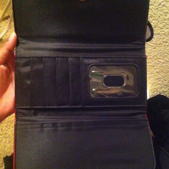 Hello Kitty Wallet - Picture 2 of 3