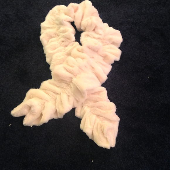 So Soft Neck Wrap (New)