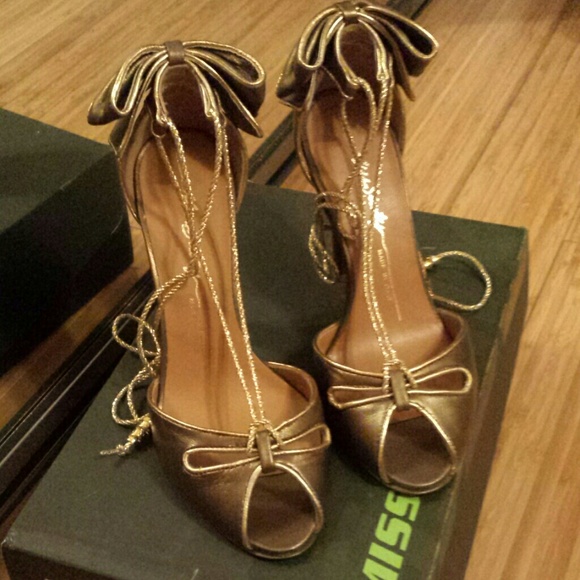 🔴BUNDLED🔴Miss Sixty Agnes Gold Heels - Picture 2 of 4