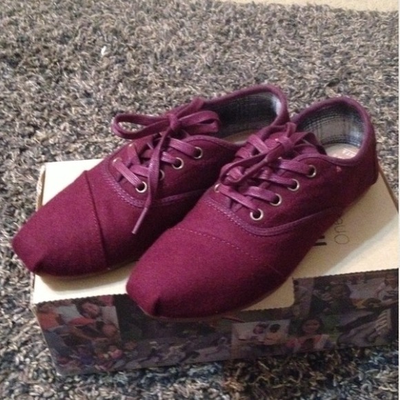 Burgundy Wool TOMs Cordones!