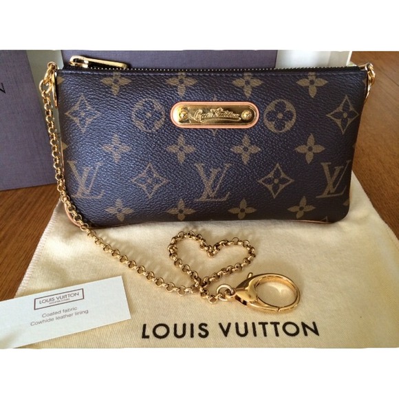 LOUIS VUITTON MILLA CLUTCH MM MONOGRAM