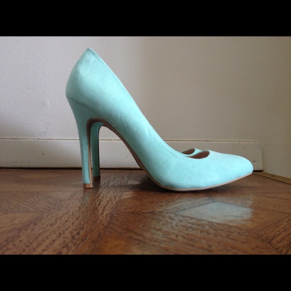Mint Pumps