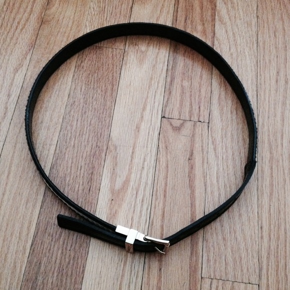 NWOT Michael Kors Black Paten leather/straw belt - Picture 2 of 4