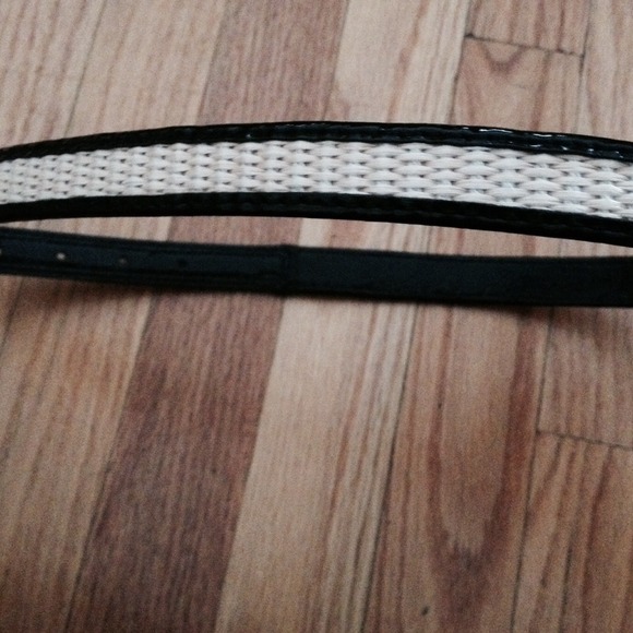 NWOT Michael Kors Black Paten leather/straw belt - Picture 3 of 4