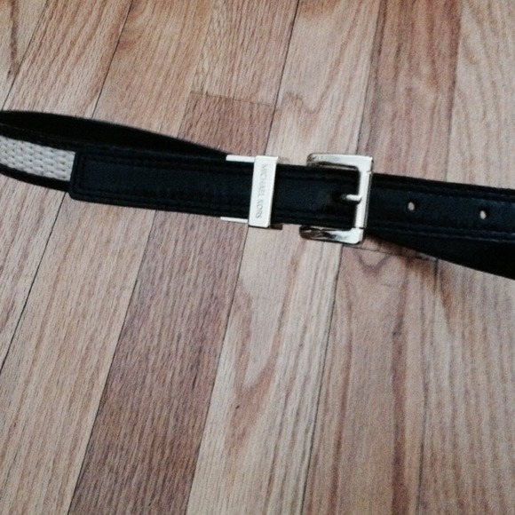 NWOT Michael Kors Black Paten leather/straw belt - Picture 4 of 4