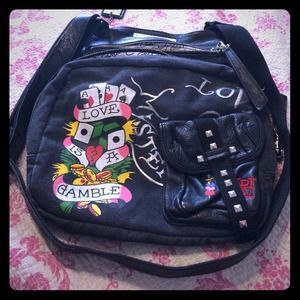 Beautiful black crossbody Ed hardy!!!
