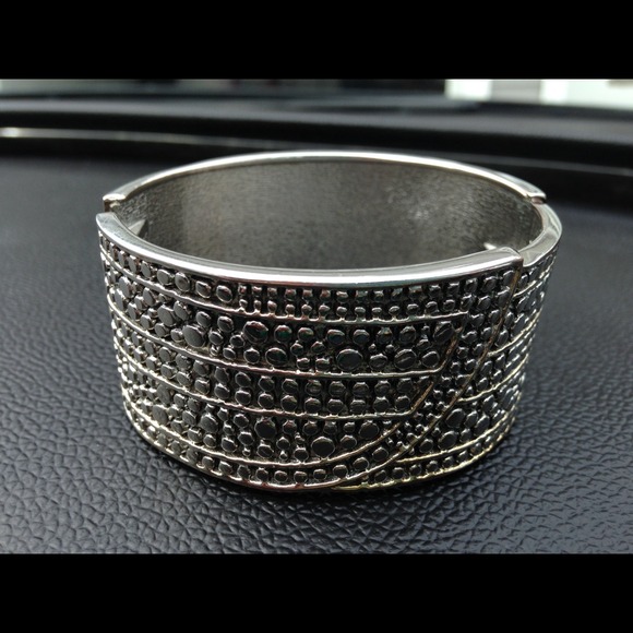 Silver cuff bracelet. Entourage by park lane