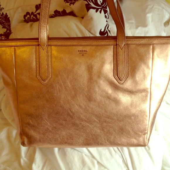 NWOT rose gold fossil tote