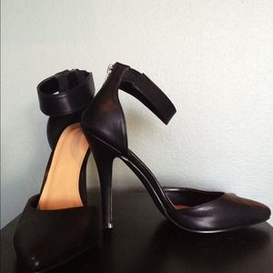 F21 - Ankle Strap Heels NWOT