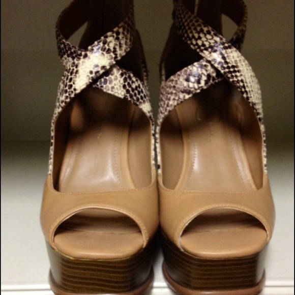Jessica Simpson Tan Wedges