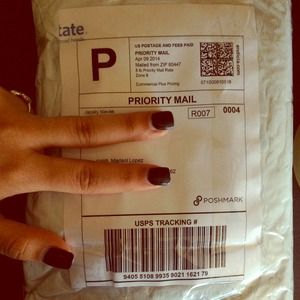 packed and ready to ship. ✨🎀