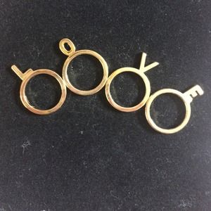 Jewelmint Love Ring Set