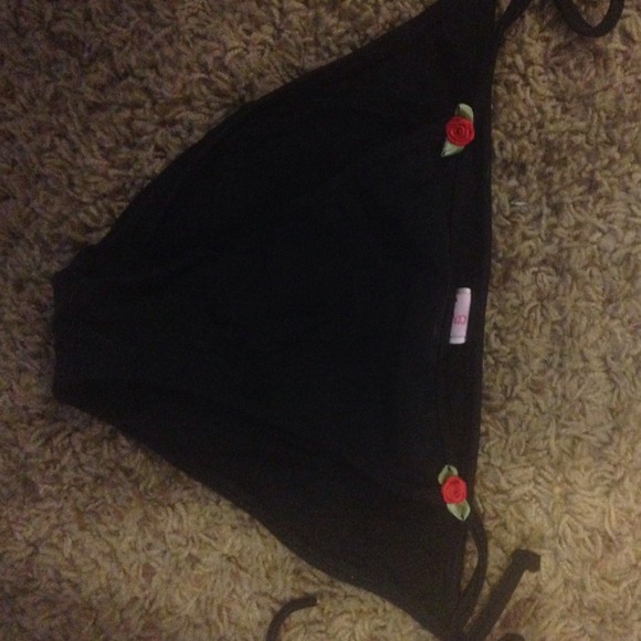 Bikini - Picture 3 of 4