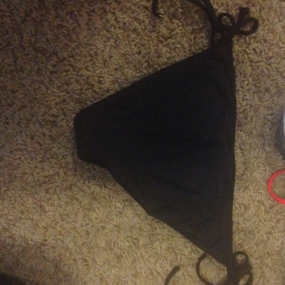 Bikini - Picture 4 of 4
