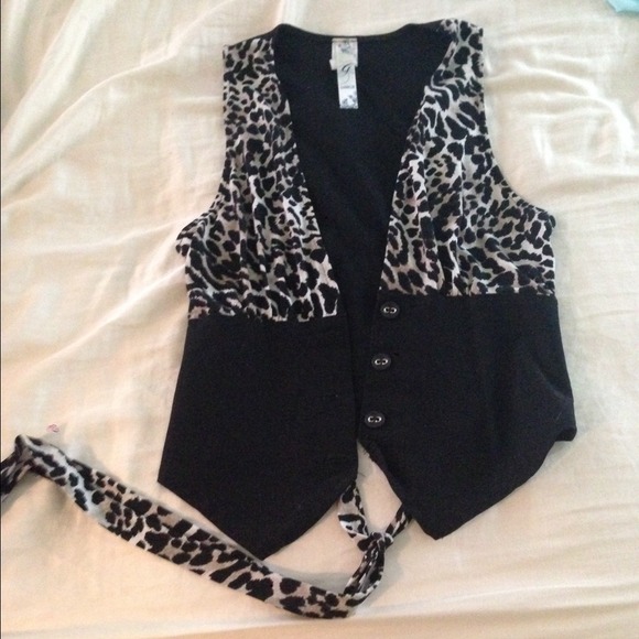Leopard vest