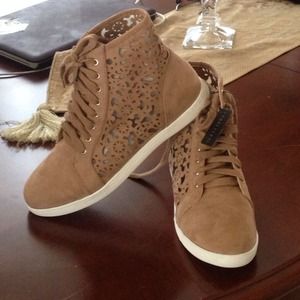Tan lace shoes from forever 21