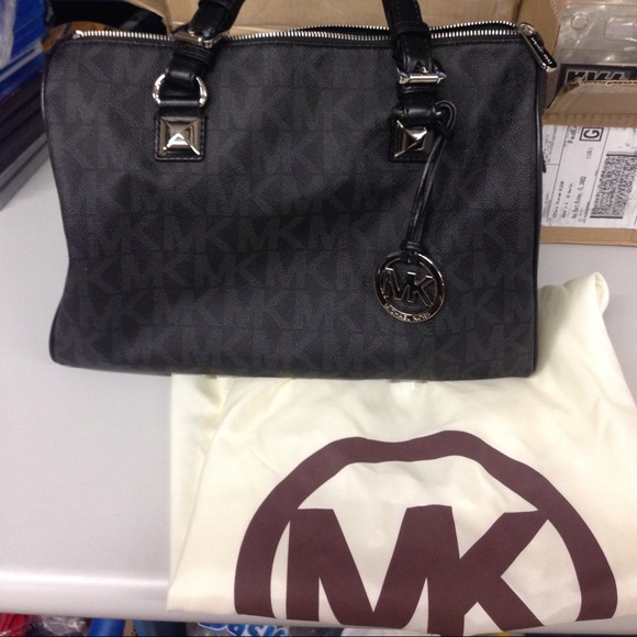 👜Michael Kors Purse👜 RESERVE