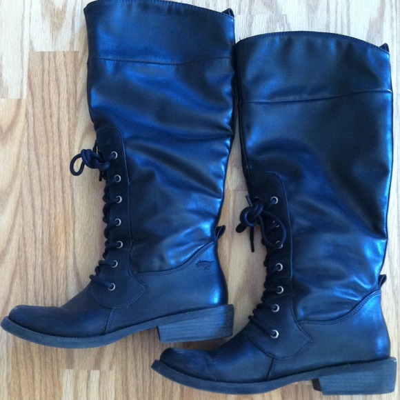 🎉🎊Host Pick!! 11/14🎊🎉Black boots!