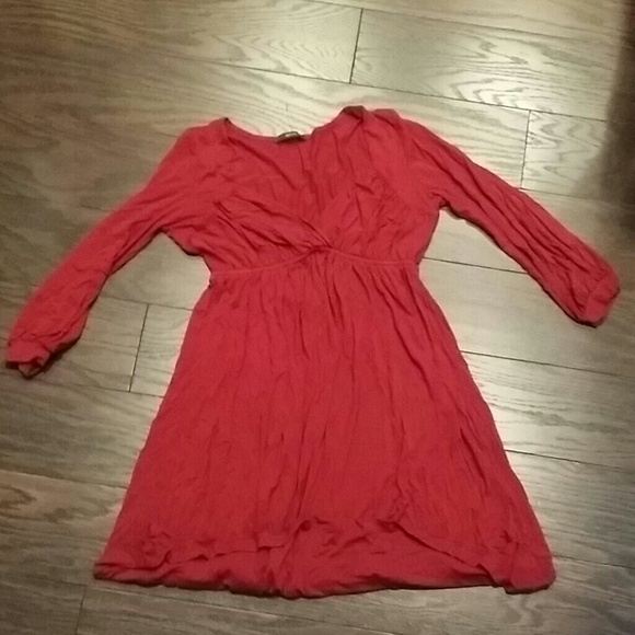 Cute wine red colored dress - Picture 1 of 1