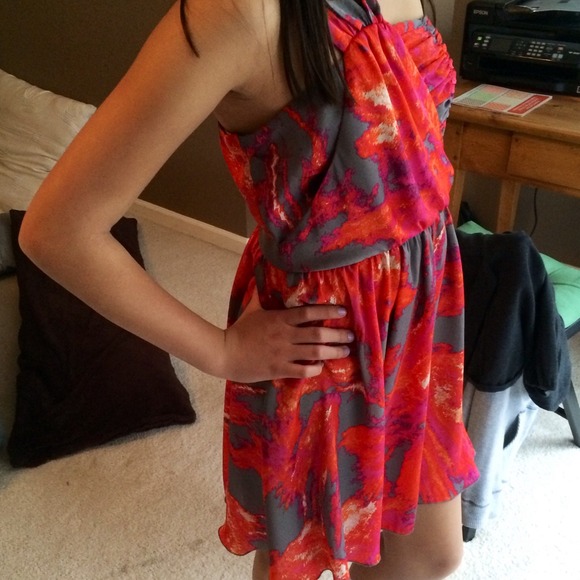 Sassy one shoulder dress - Picture 3 of 4