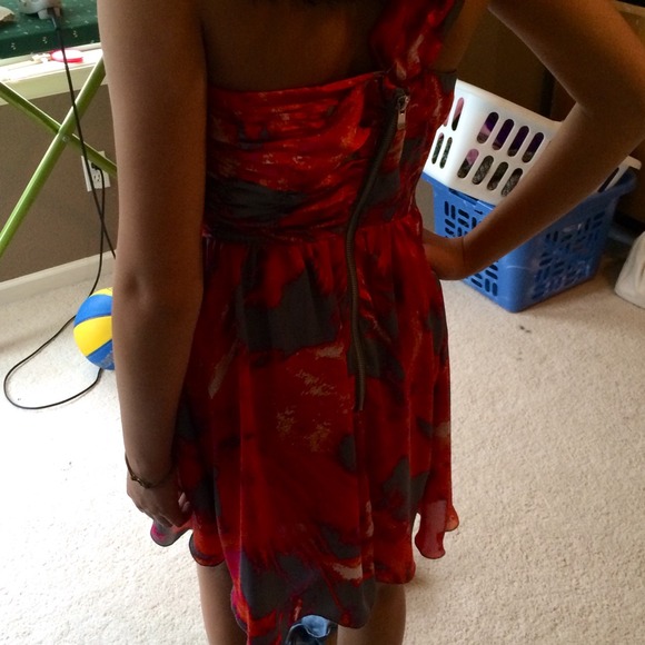 Sassy one shoulder dress - Picture 4 of 4