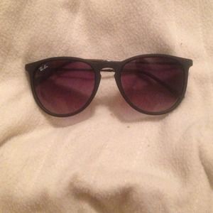 ***Reduced*** RayBan Erika style RB4171