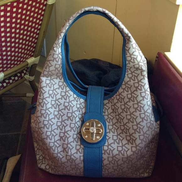 Great monogram purse!