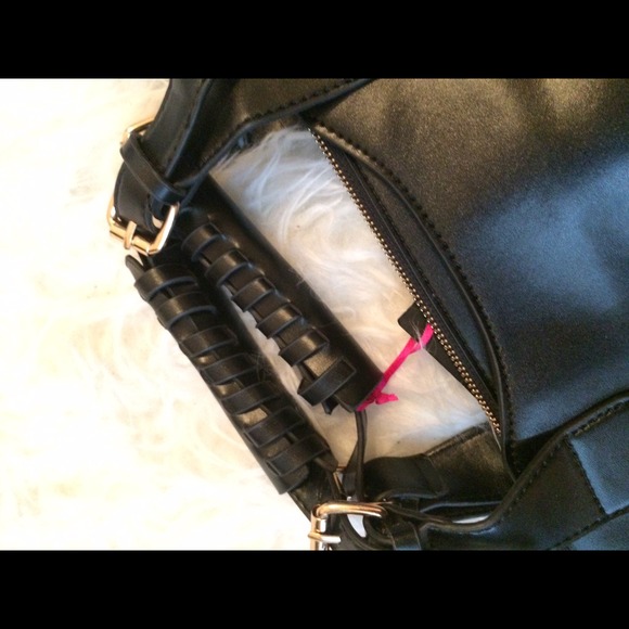 **REDUCED** Structured City Tote - Picture 3 of 4