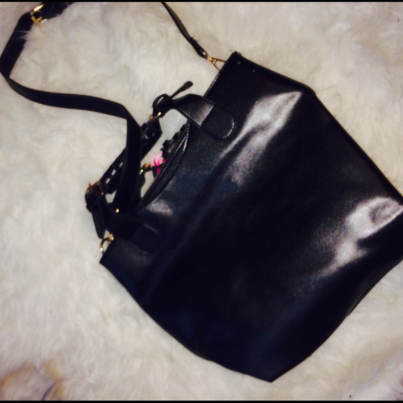 **REDUCED** Structured City Tote - Picture 4 of 4