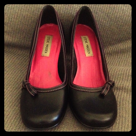 Black Steve Madden Heels  size 9