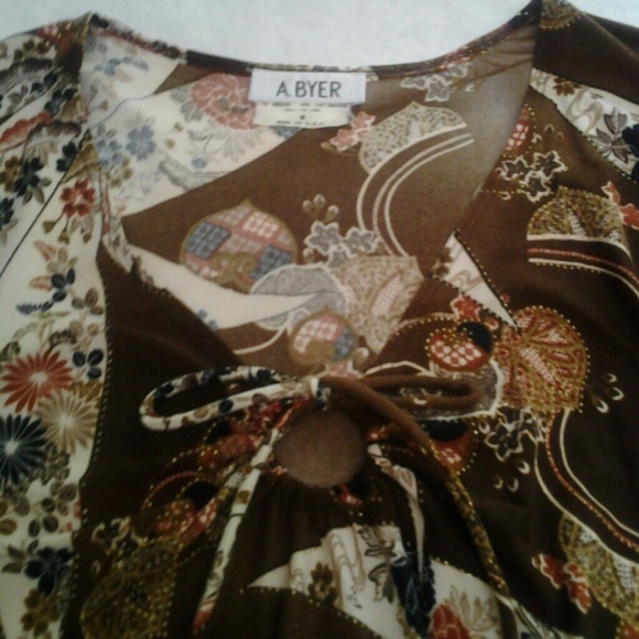 Fun Blouse - Picture 2 of 2