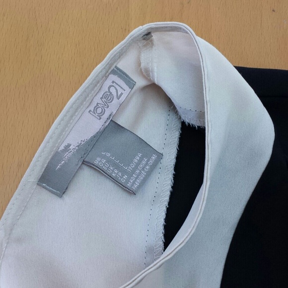 Blouse - Picture 2 of 2