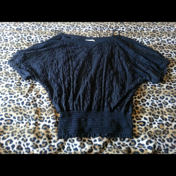 Black open shoulder top - Picture 2 of 4